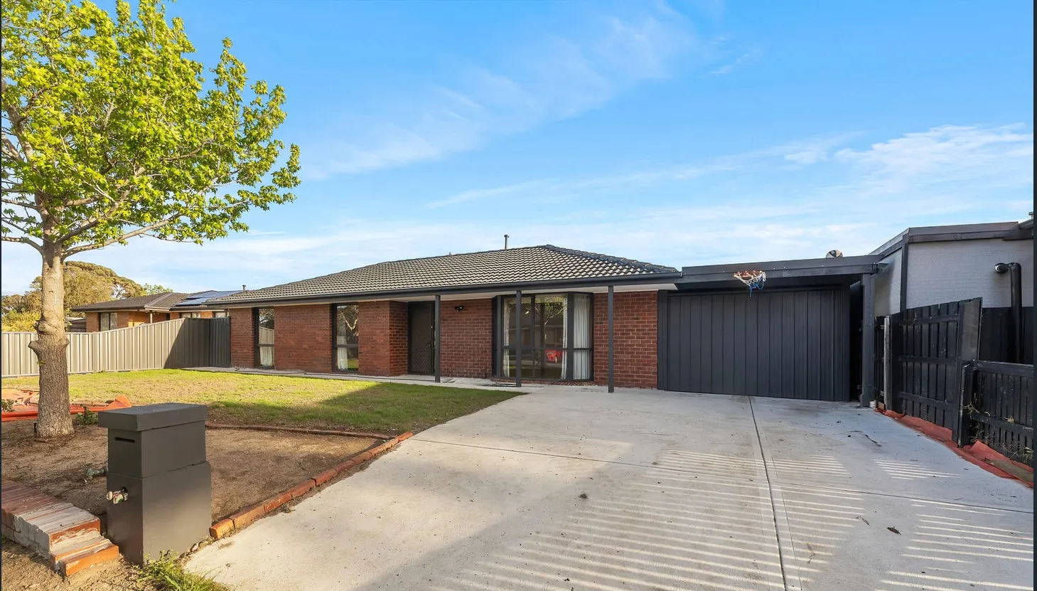 Street view of the Hindmarsh Court SIL home in Cranbourne North.